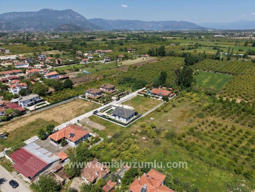 Grundstück Zum Verkauf In Okçular, 1050 M², Im Wohngebiet Des Dorfes.