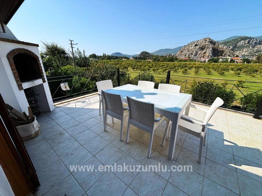 Villa Zum Verkauf Auf Einem 600 M² Großen Grundstück In Dalyan Arıkbaşı