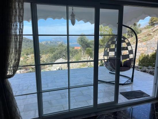 Vip-villa In Gökbel Zu Verkaufen, Auf Einem 5000 M² Großen Grundstück Mit Freiem Meerblick.