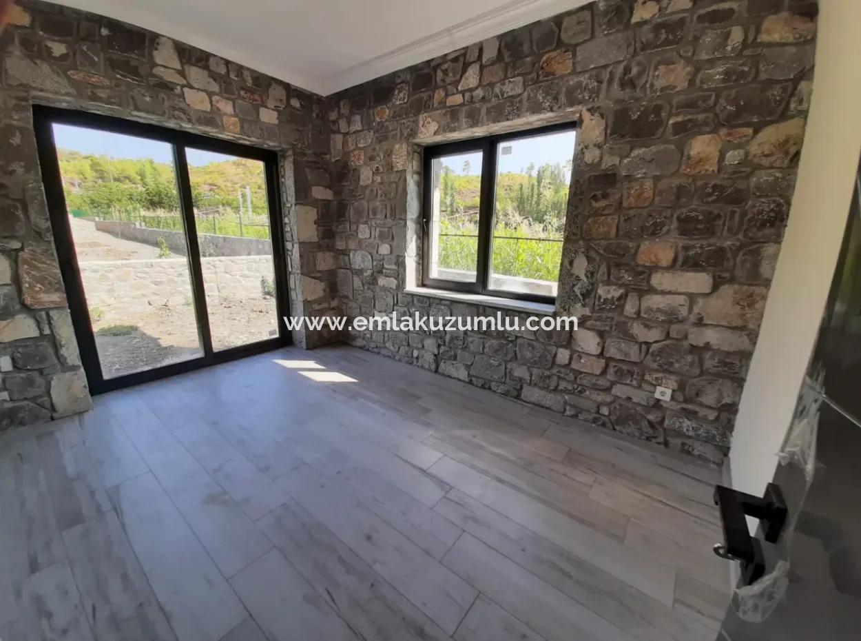 3 1 Steinhäuser Zum Verkauf In 930M2 Grundstück In Zeytinalan