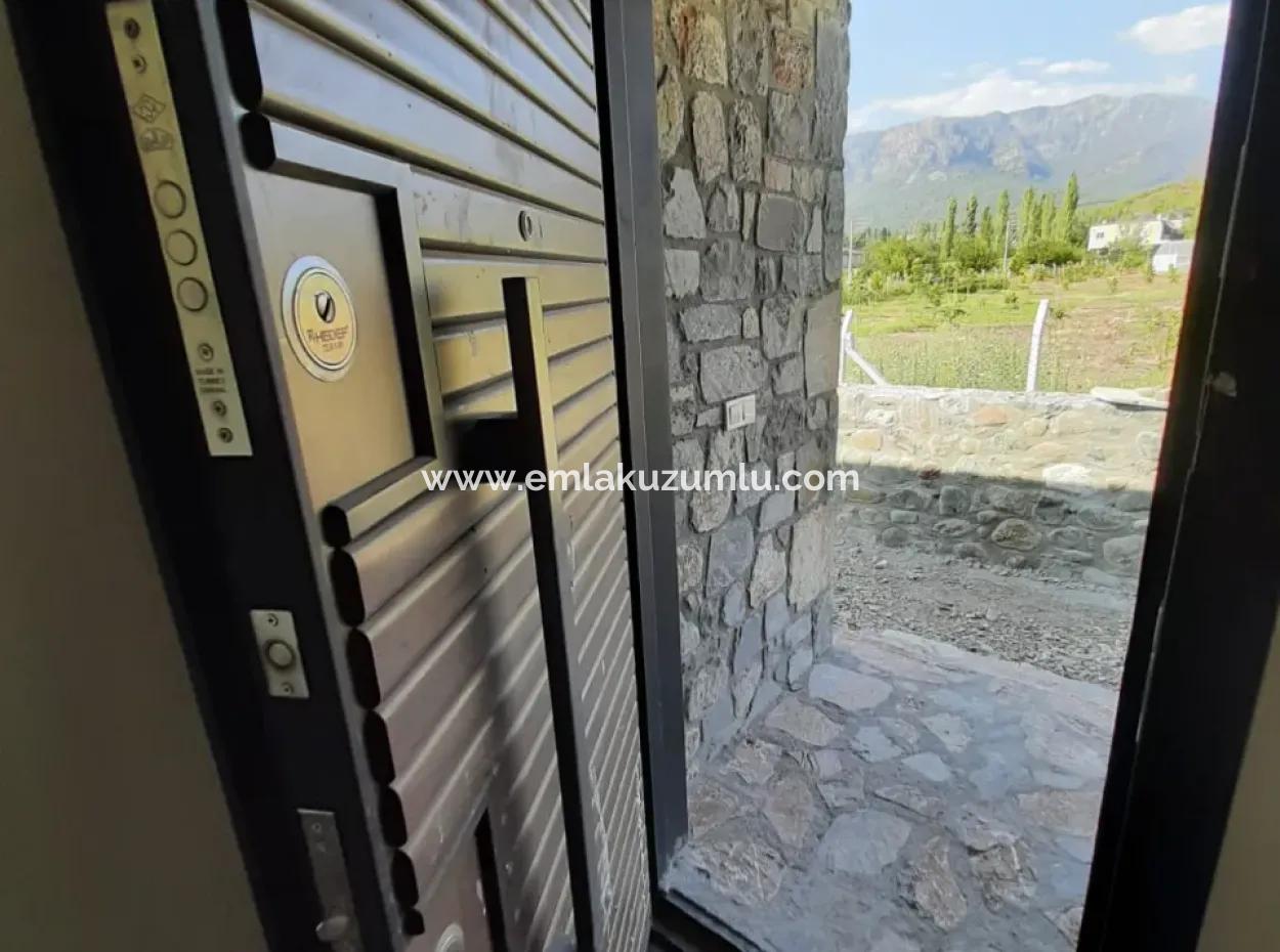 3 1 Steinhäuser Zum Verkauf In 930M2 Grundstück In Zeytinalan