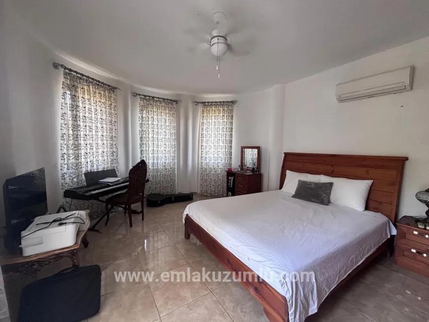 Dalyan Maraş'ta Köşebaşı 980m2 Arsa İçerisinde 5+1 Satılık Villa