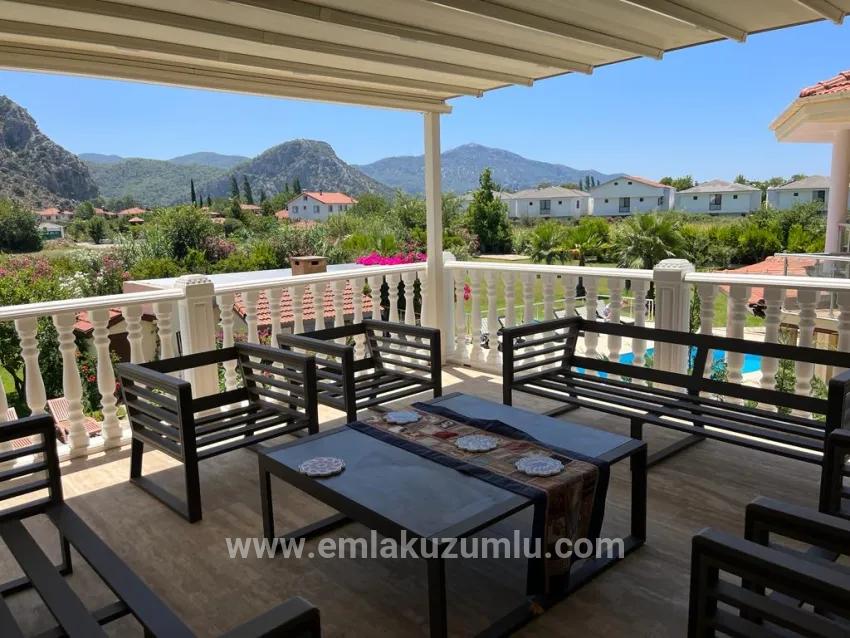 Dalyan Arıkbaşı'nda 4+1 Satılık Villa