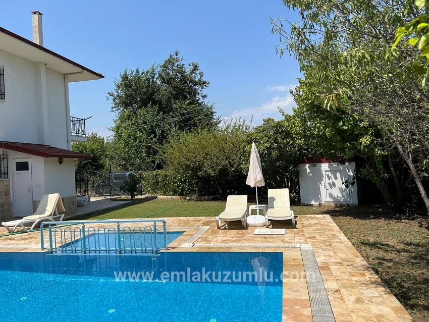 Dalyan'da Köşebaşı 600m2 Arsa İçerisinde 3+1 Satılık Villa