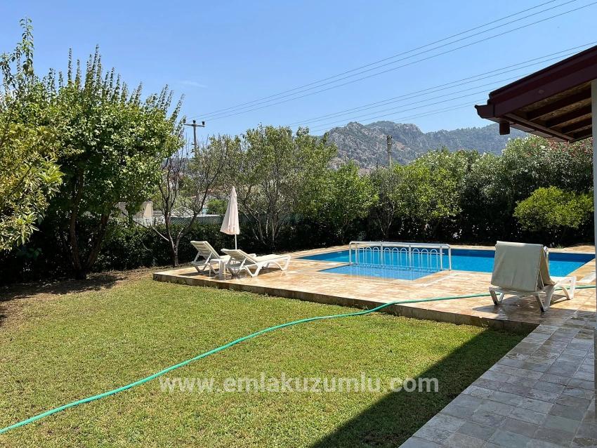 Dalyan'da Köşebaşı 600m2 Arsa İçerisinde 3+1 Satılık Villa