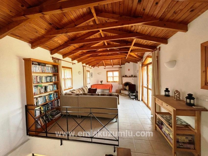 Dalyan Arıkbaşı'nda 600m2 Arsa İçerisinde Satılık Villa
