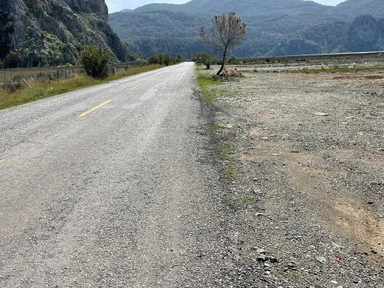 Dalyan İztuzu Plaj Yoluna Sıfır 19.600m2 Satılık Tarla