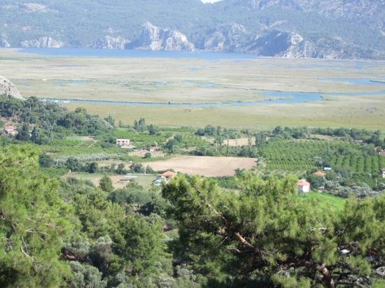Çandır'da Göl Manzaralı 1252m2 Satılık Arsa