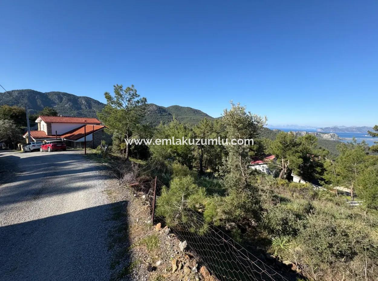 Gökbel'de Köy Yerleşik Alanı İçerisinde Deniz Manzaralı 1000M2 Satılık Arazi