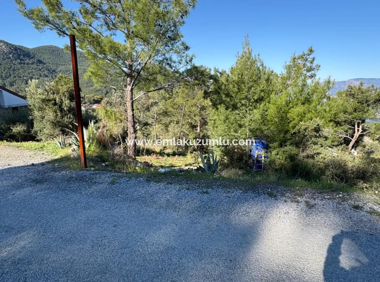 Gökbel'de Köy Yerleşik Alanı İçerisinde Deniz Manzaralı 1000M2 Satılık Arazi