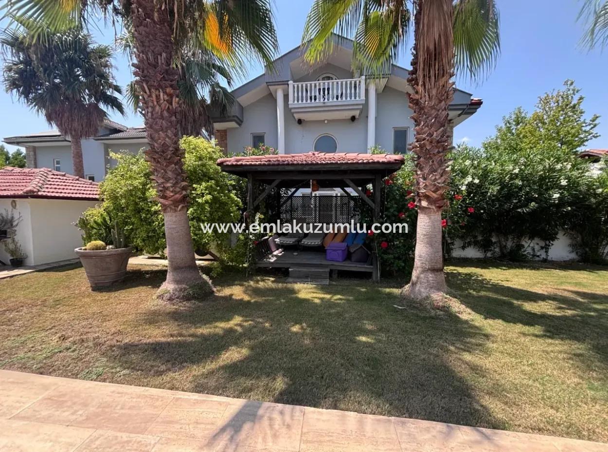 Dalyan Maraş'da Köşebaşında 980M2 Arsa İçin'de 5+1 Satılık Villa