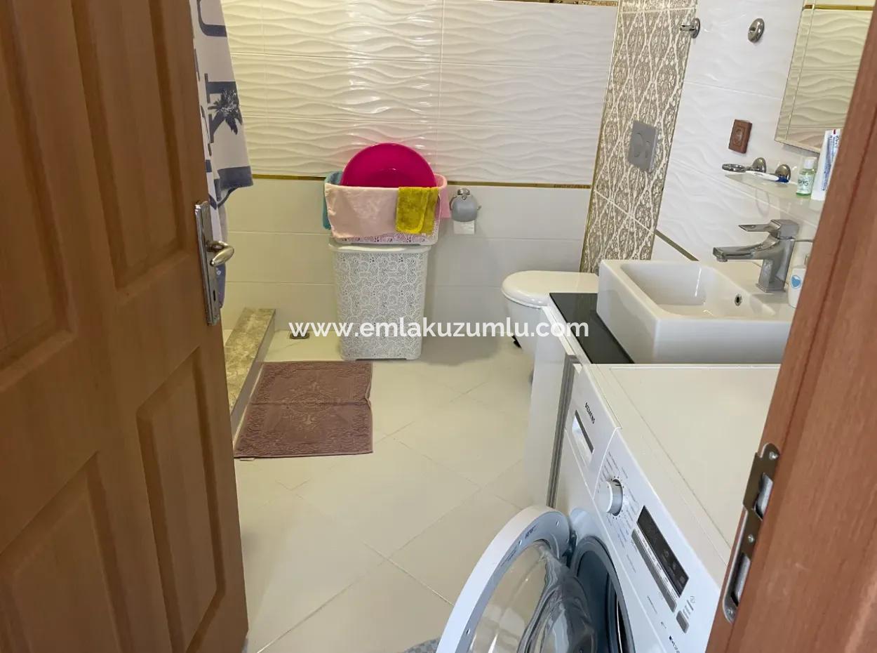 Akçapınar'da Deniz Manzaralı Satılık 6+1 Villa