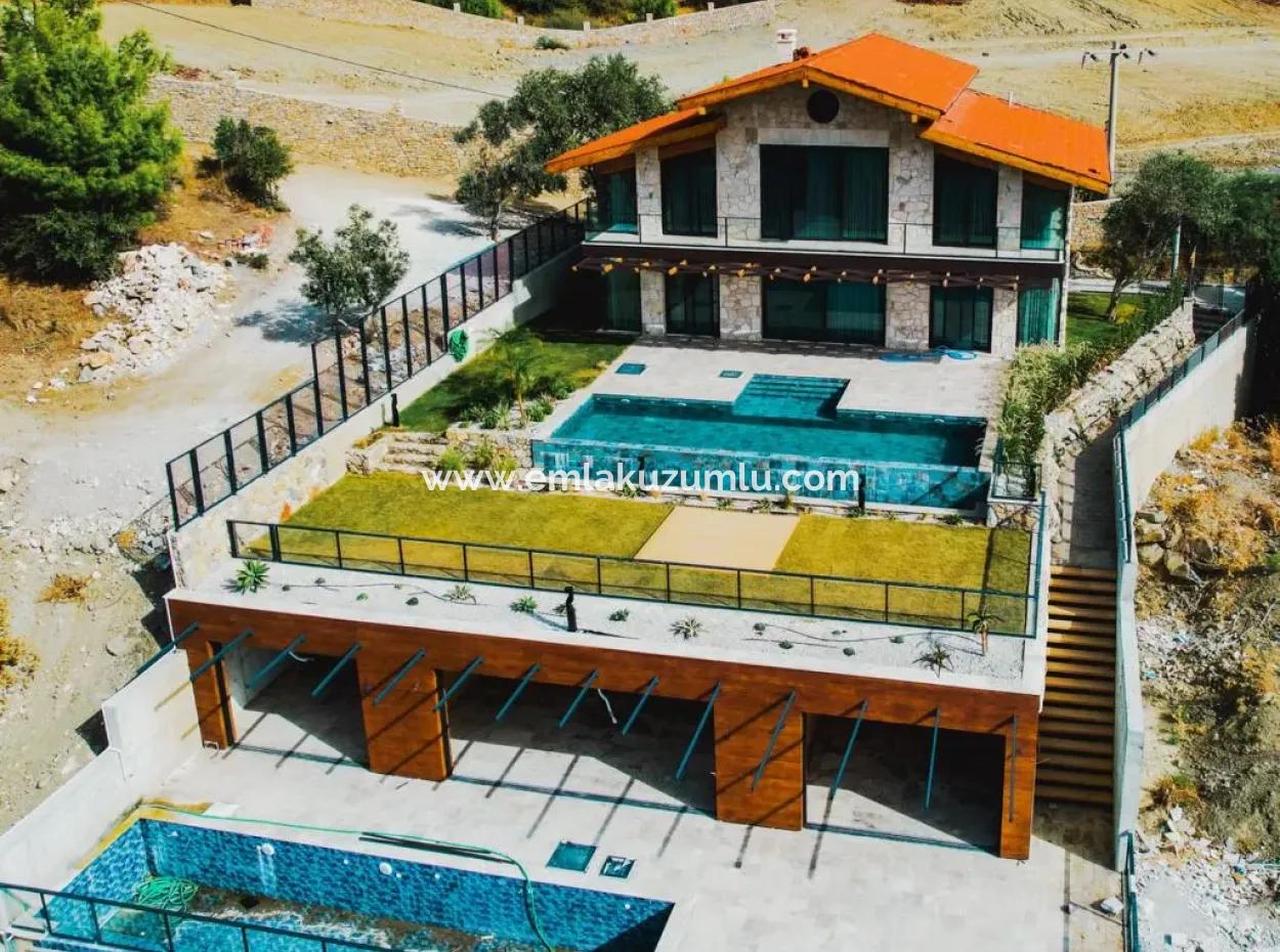 Sarıgerme'de Deniz Manzaralı Satılık Taş Villa