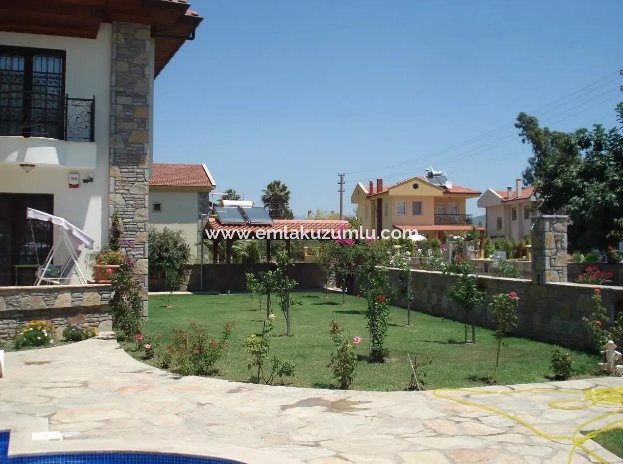 Dalyan'da Satılık Villa Dalyan Gülpınarda  800M2 Arsa İçerisinde 4+1 Salık Lüks Villa