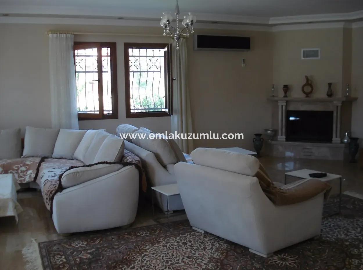 Dalyan'da Satılık Villa Dalyan Gülpınarda  800M2 Arsa İçerisinde 4+1 Salık Lüks Villa